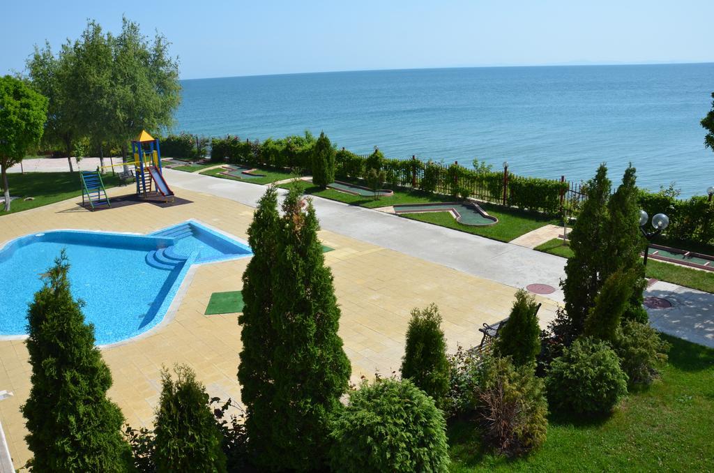 Single Private Apartments In Marina View Fort Beach Sveti Vlas Exterior foto