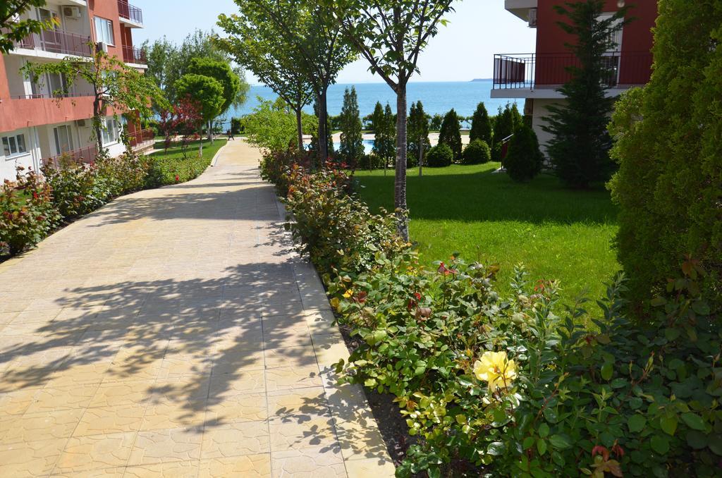 Single Private Apartments In Marina View Fort Beach Sveti Vlas Exterior foto