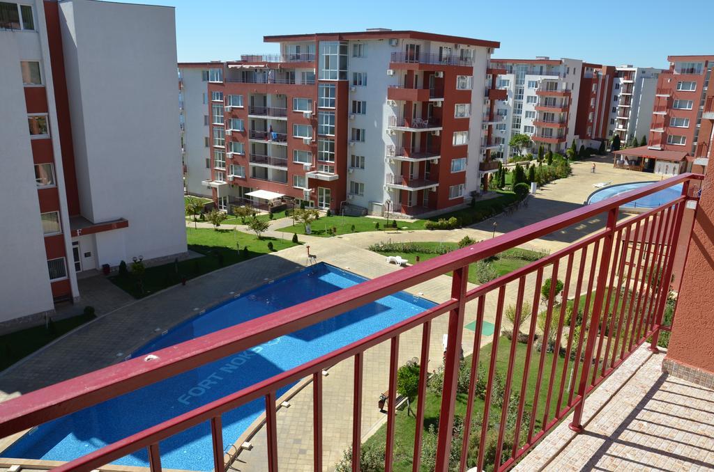 Single Private Apartments In Marina View Fort Beach Sveti Vlas Exterior foto