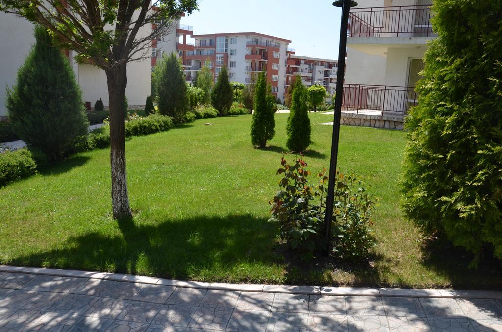 Single Private Apartments In Marina View Fort Beach Sveti Vlas Exterior foto