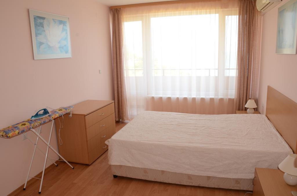 Single Private Apartments In Marina View Fort Beach Sveti Vlas Exterior foto