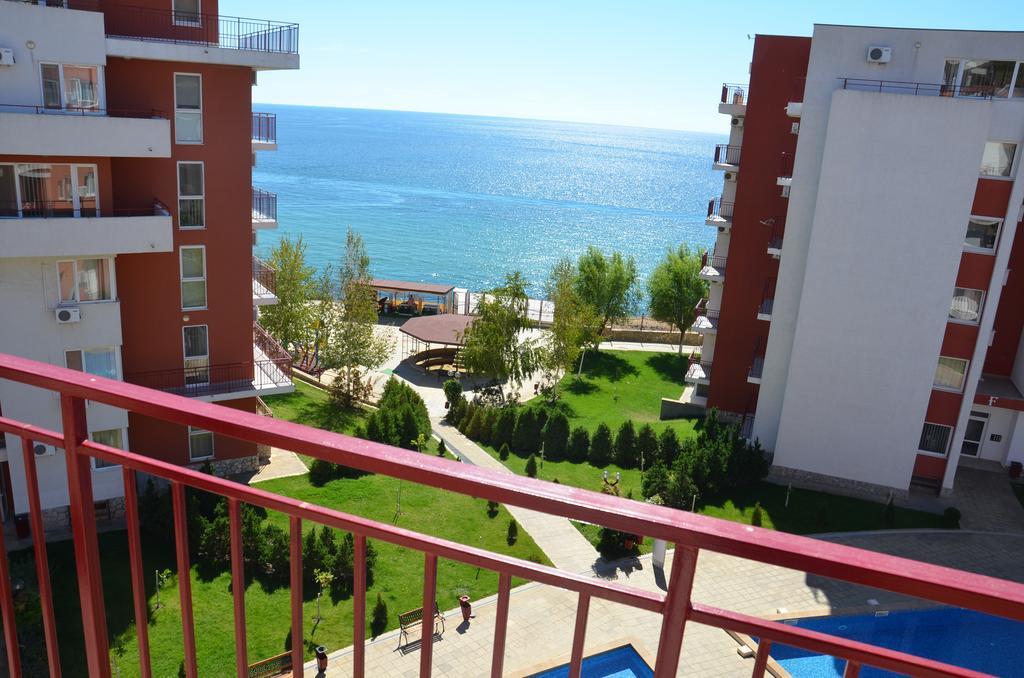 Single Private Apartments In Marina View Fort Beach Sveti Vlas Exterior foto