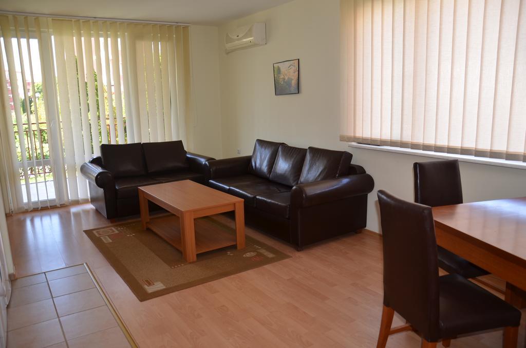 Single Private Apartments In Marina View Fort Beach Sveti Vlas Exterior foto