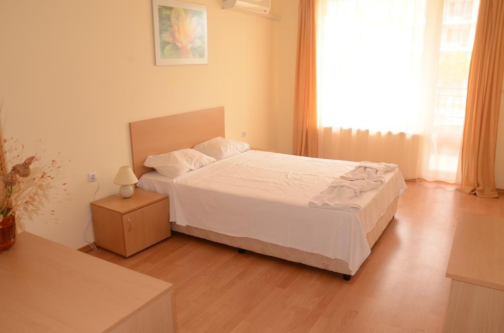 Single Private Apartments In Marina View Fort Beach Sveti Vlas Exterior foto