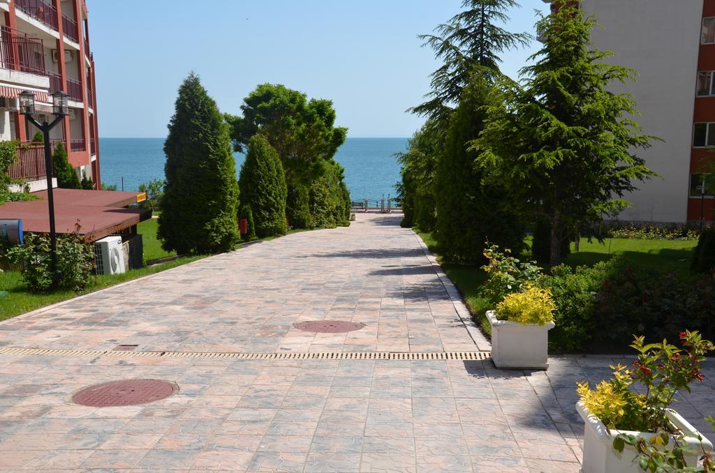 Single Private Apartments In Marina View Fort Beach Sveti Vlas Exterior foto