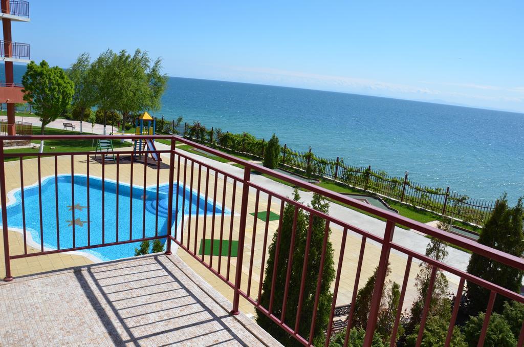 Single Private Apartments In Marina View Fort Beach Sveti Vlas Exterior foto