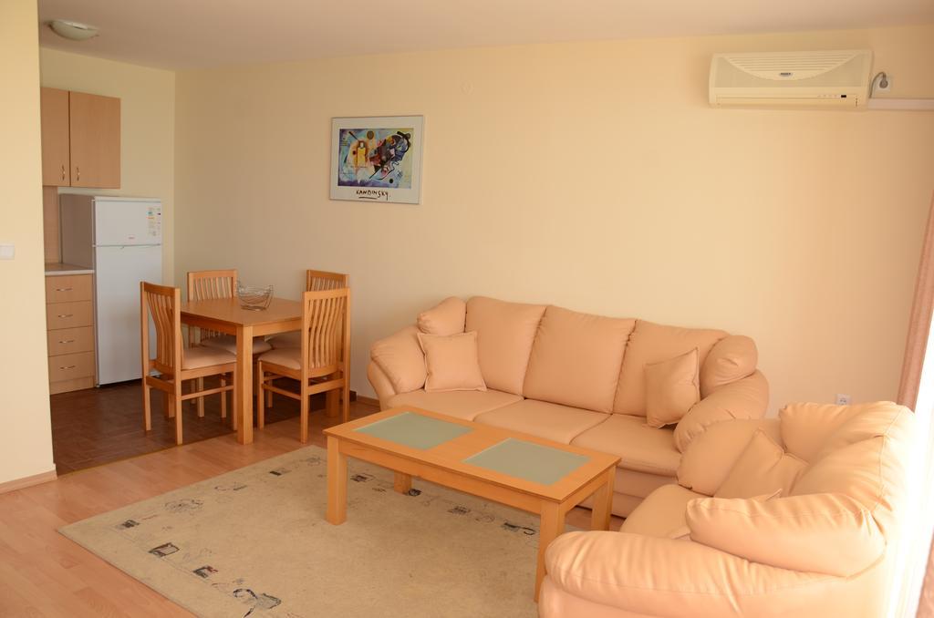 Single Private Apartments In Marina View Fort Beach Sveti Vlas Exterior foto