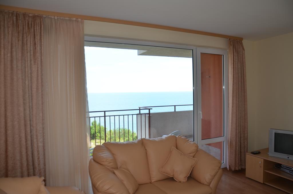Single Private Apartments In Marina View Fort Beach Sveti Vlas Exterior foto